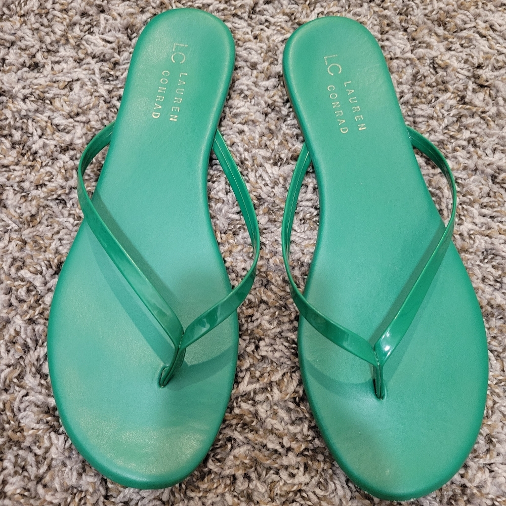 Lauren Conrad teal women's flip flops, size 8